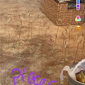 Table number holders